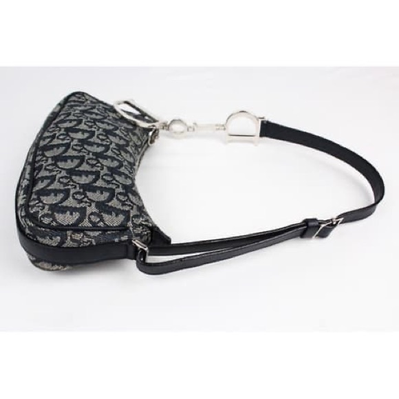 Authentic vintage Christian Dior logo bag. Iconic and in excellent condition. - Picture 3 of 6